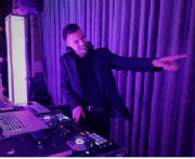 DJ765jkf44.jpeg